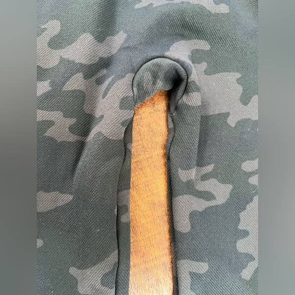 SPANX Womens leggings Sz XS extra small Camo - Picture 4 of 6